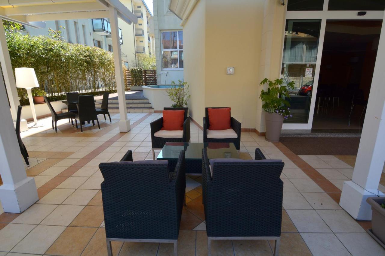 Hotel Orly Cesenatico Exterior photo