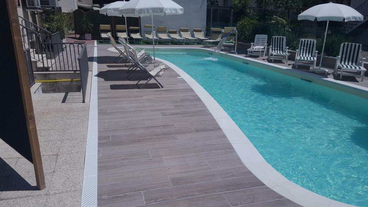 Hotel Orly Cesenatico Exterior photo